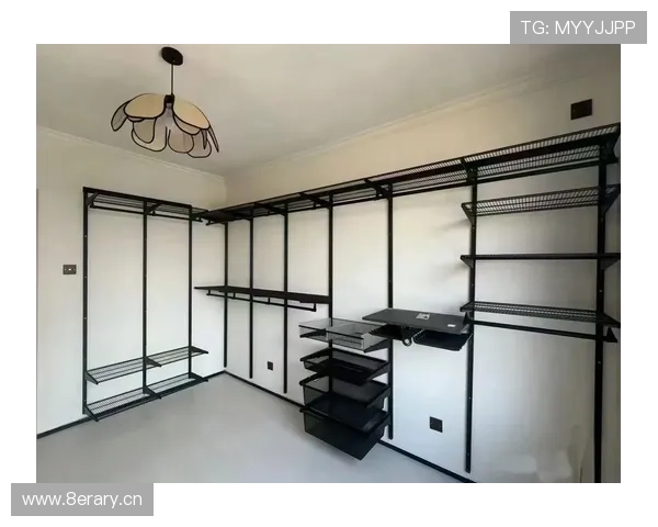 卢卡·东契奇随手一晒家居照——豪车进门、衣柜像旗舰店，我的工资单开始抖